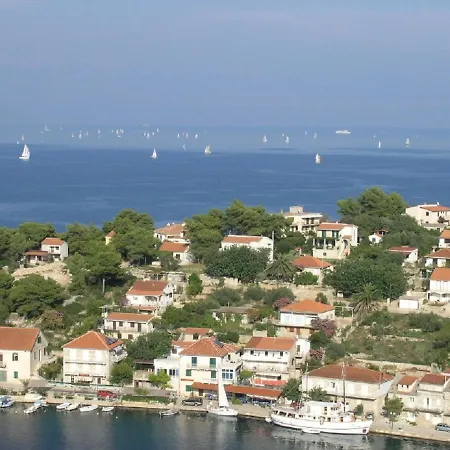 A&m - 30 M From Beach Appartement Stomorska