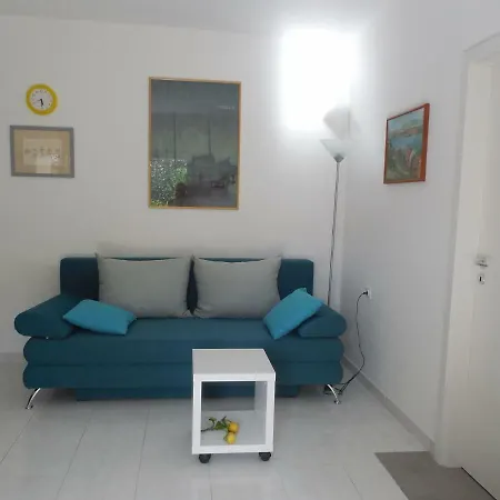 A&m - 30 M From Beach Appartement